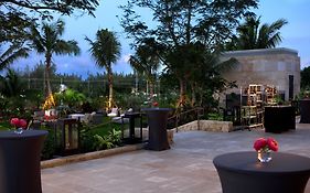 Seafire Resort 5*
